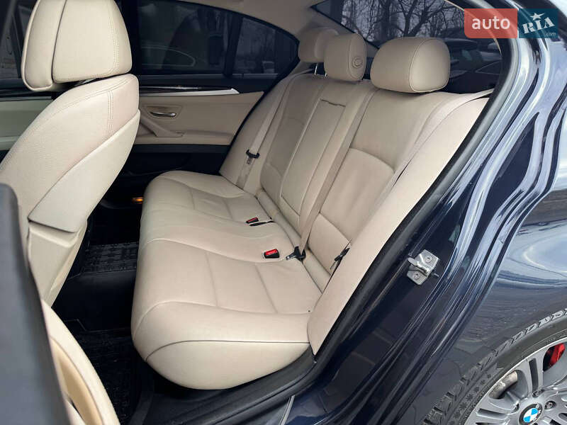 Седан BMW 5 Series 2012 в Черновцах