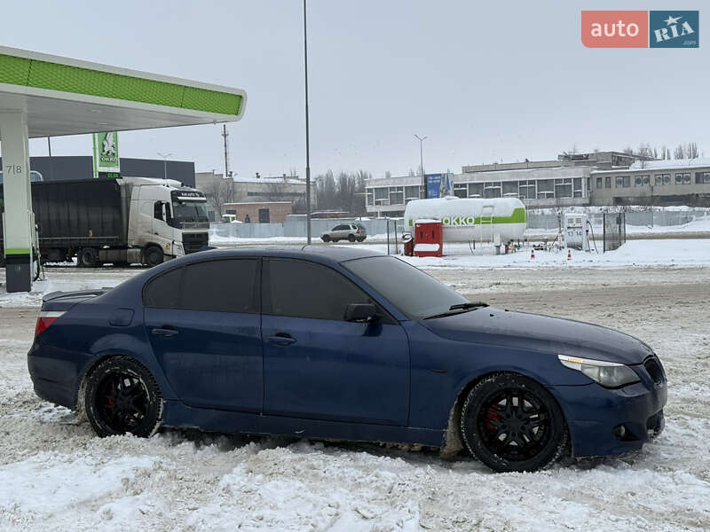 Седан BMW 5 Series 2004 в Каменец-Подольском