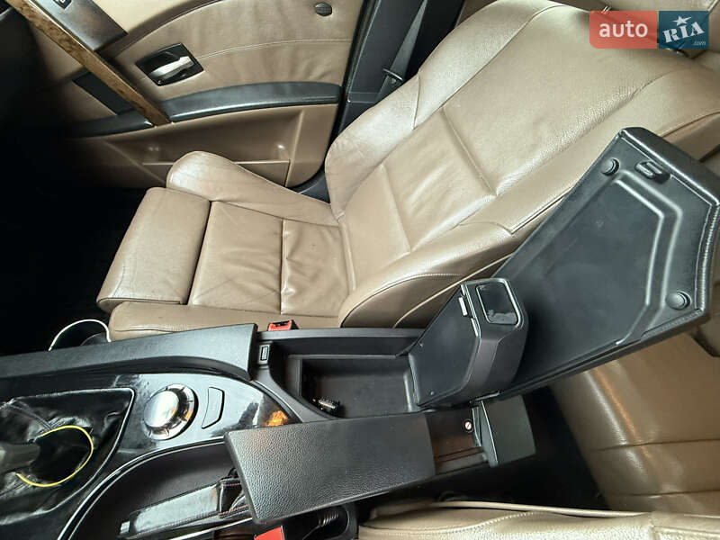 Седан BMW 5 Series 2004 в Каменец-Подольском