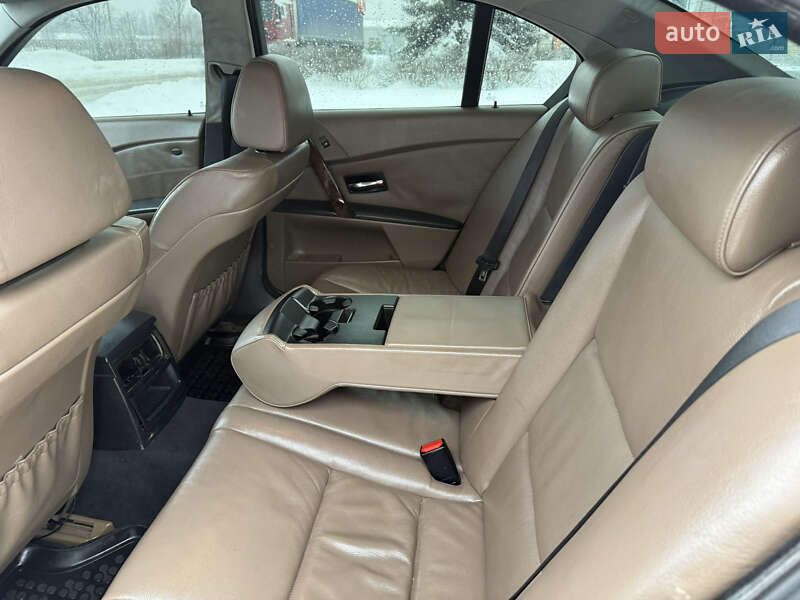 Седан BMW 5 Series 2004 в Каменец-Подольском