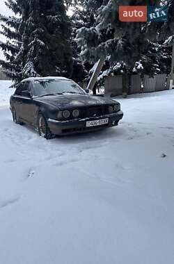 Седан BMW 5 Series 1988 в Великом Бурлуке