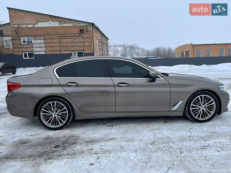 Седан BMW 5 Series 2017 в Нововолынске