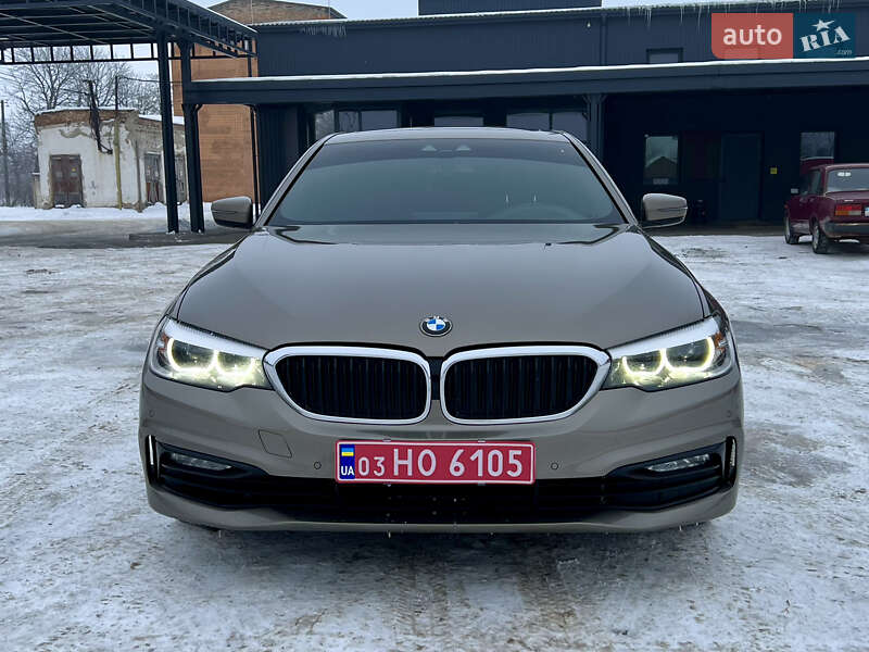 Седан BMW 5 Series 2017 в Нововолынске