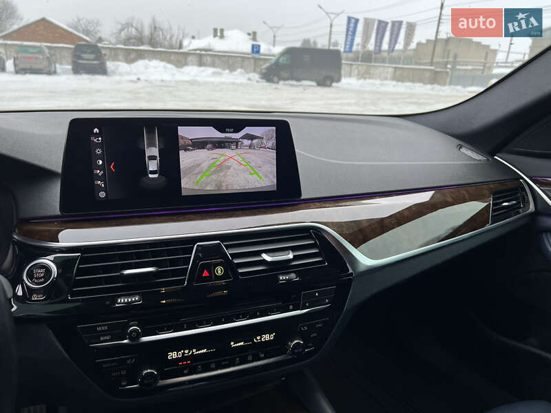 Седан BMW 5 Series 2017 в Нововолынске