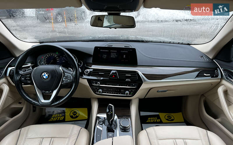 Седан BMW 5 Series 2017 в Львове