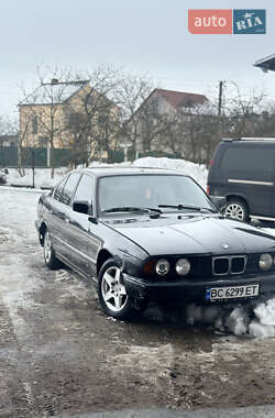 Седан BMW 5 Series 1990 в Буске