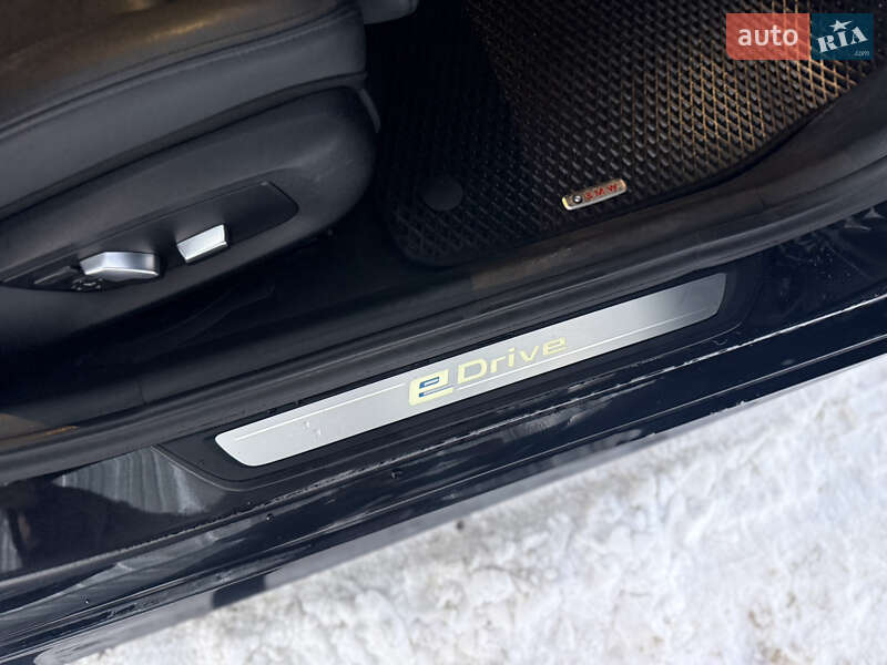 Седан BMW 5 Series 2017 в Звягеле