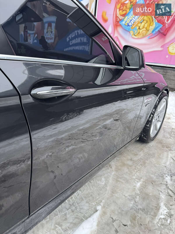 Седан BMW 5 Series 2011 в Хотине