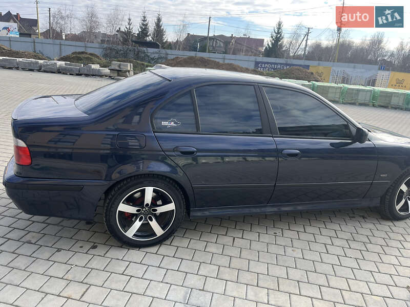 Седан BMW 5 Series 2001 в Ужгороді