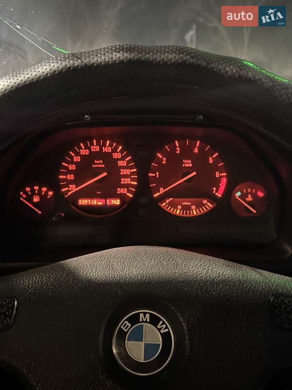 Седан BMW 5 Series 1991 в Киеве