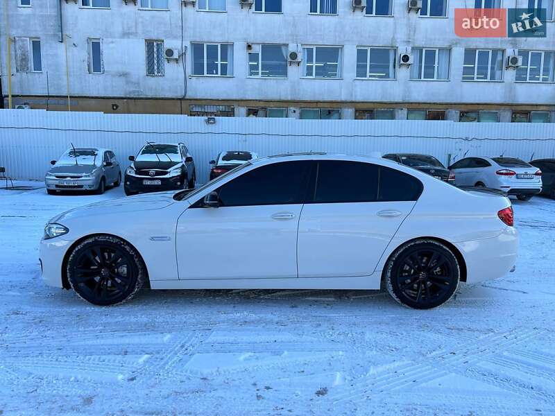 Седан BMW 5 Series 2016 в Николаеве