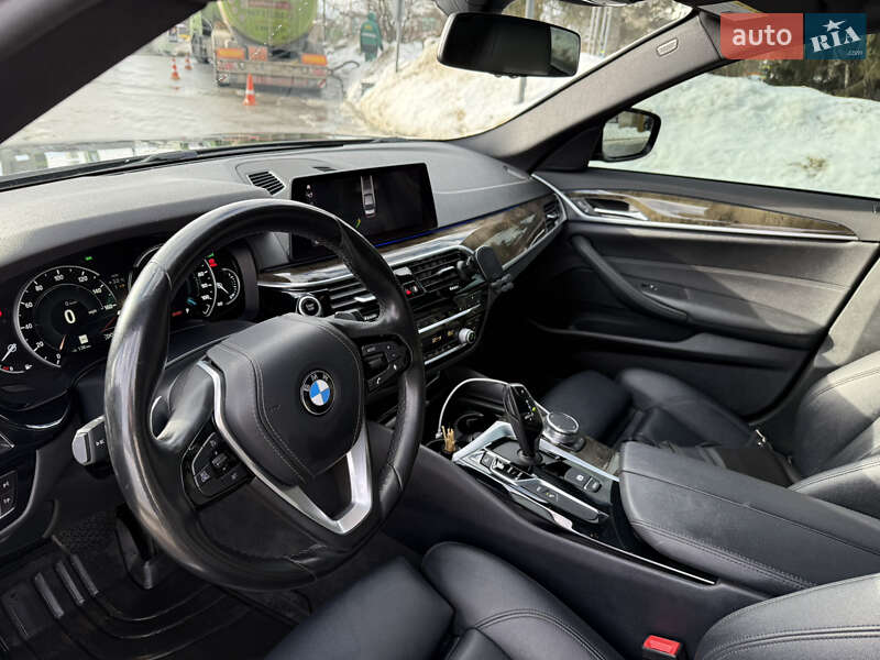 Седан BMW 5 Series 2019 в Львове