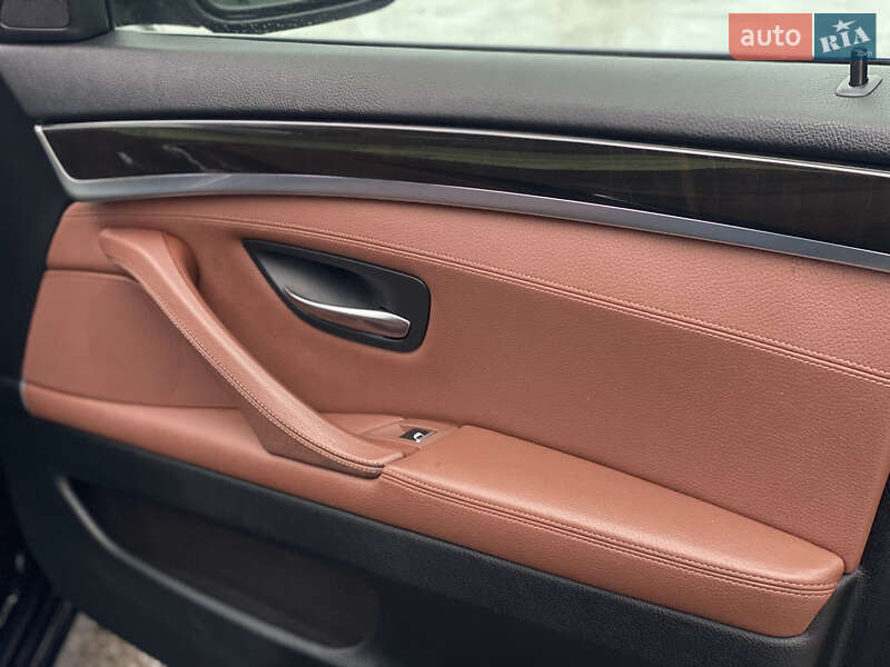 Седан BMW 5 Series 2011 в Стрые