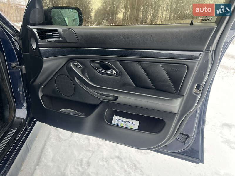 Седан BMW 5 Series 2000 в Виннице