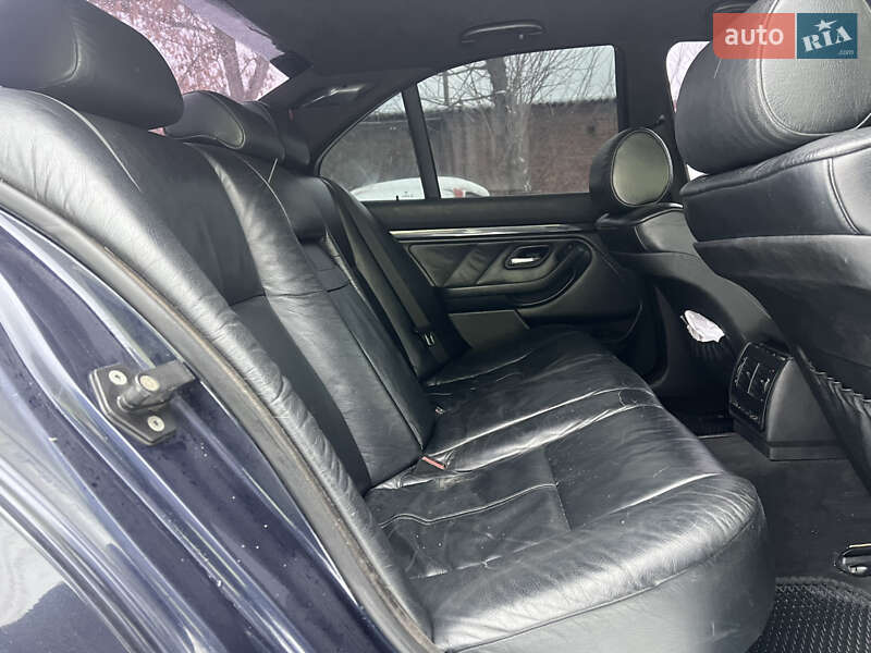 Седан BMW 5 Series 2000 в Виннице
