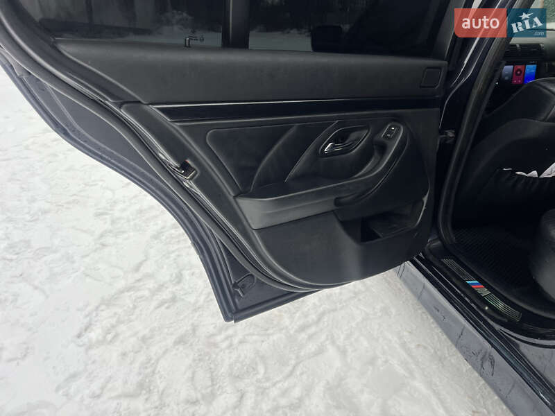 Седан BMW 5 Series 2000 в Виннице