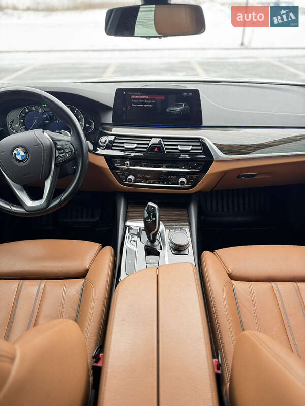 Седан BMW 5 Series 2017 в Ровно