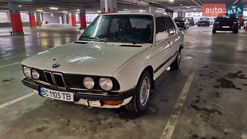 Седан BMW 5 Series 1987 в Львове