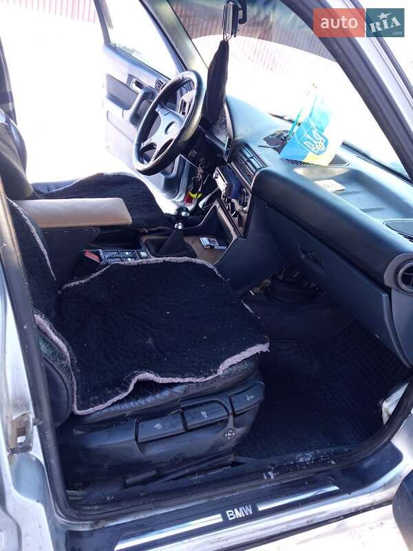 Седан BMW 5 Series 1990 в Жашкове