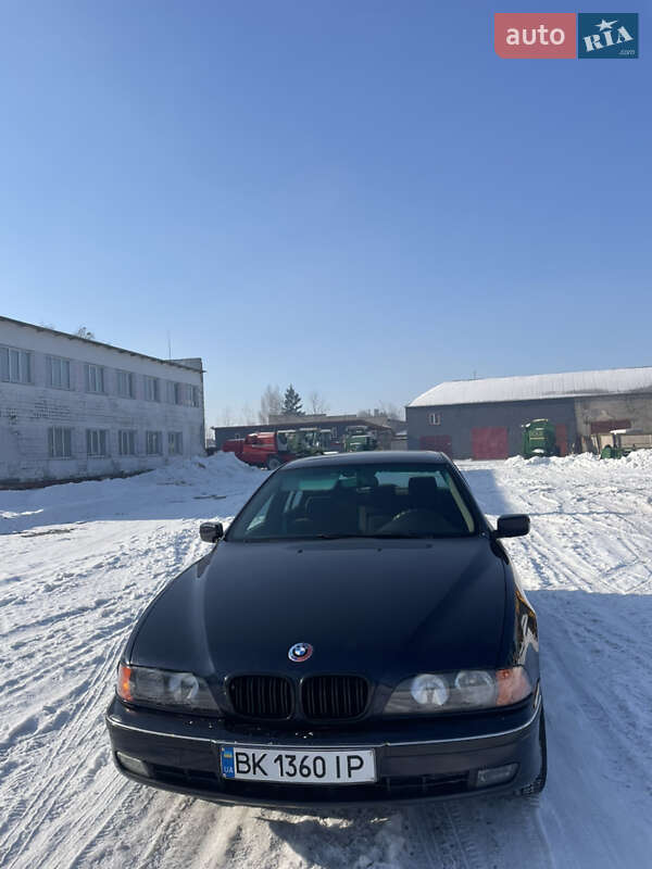 Седан BMW 5 Series 1999 в Березному