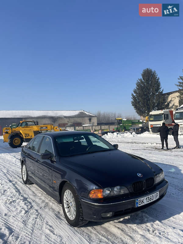 Седан BMW 5 Series 1999 в Березному