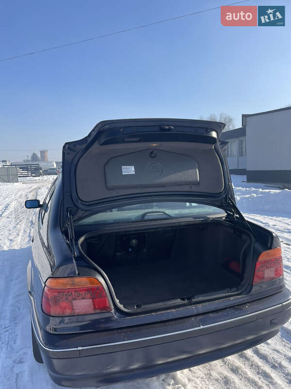 Седан BMW 5 Series 1999 в Березному
