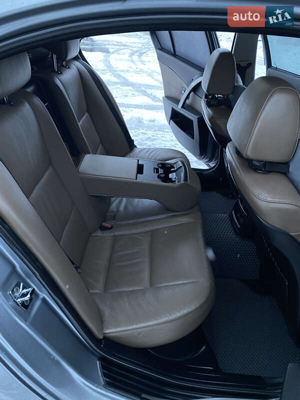Седан BMW 5 Series 2004 в Долине