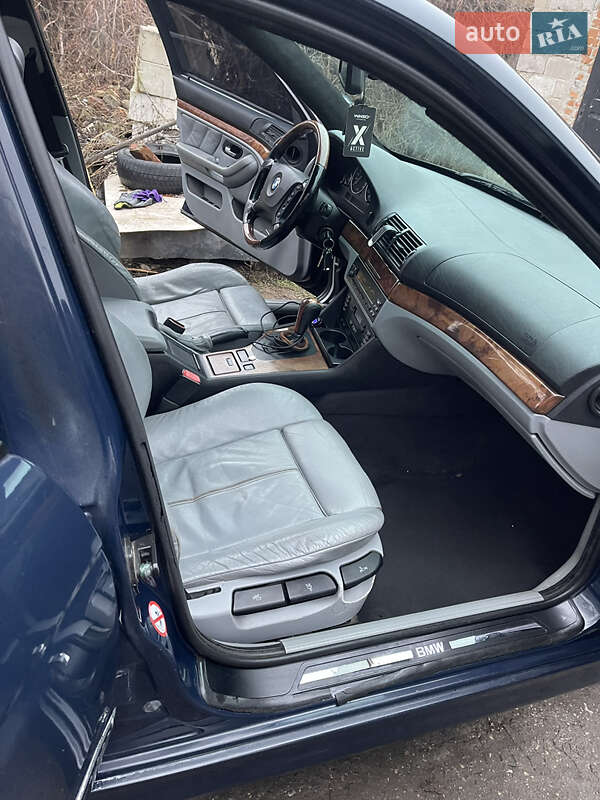 Седан BMW 5 Series 2000 в Харькове