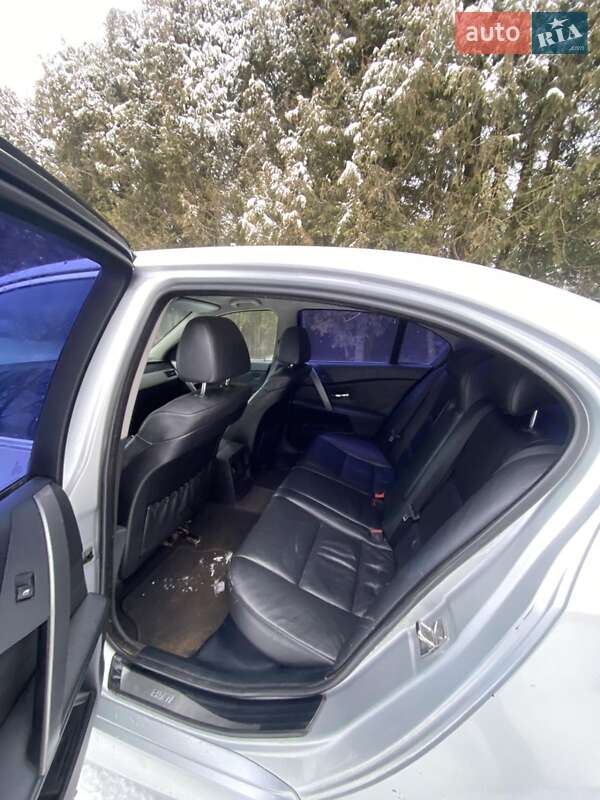 Седан BMW 5 Series 2004 в Калуше
