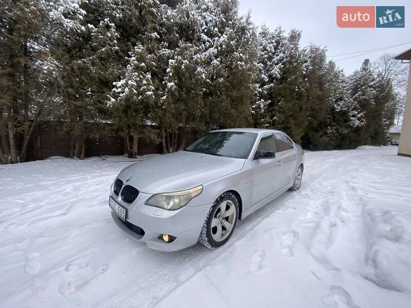 Седан BMW 5 Series 2004 в Калуше