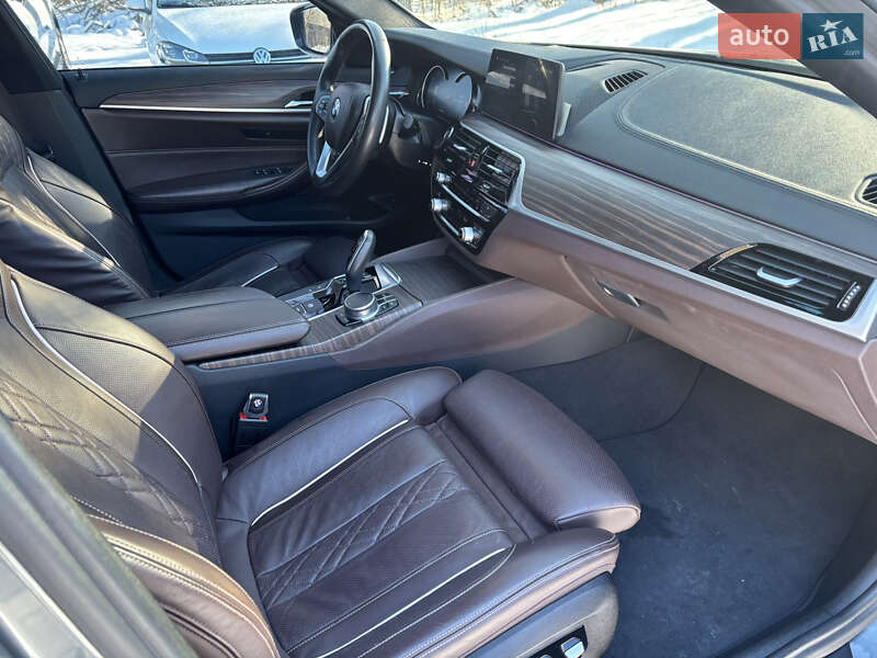 Седан BMW 5 Series 2017 в Барышевке