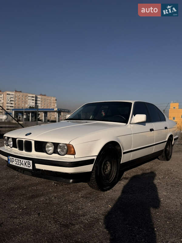 Седан BMW 5 Series 1989 в Запорожье