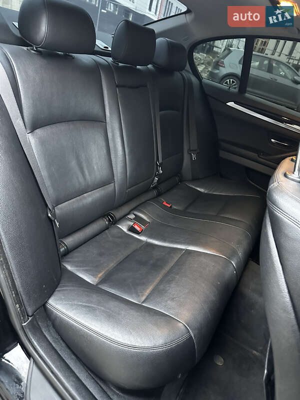 Седан BMW 5 Series 2016 в Ужгороде