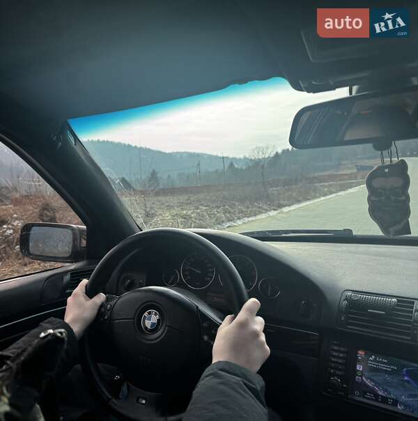 Седан BMW 5 Series 2000 в Львове