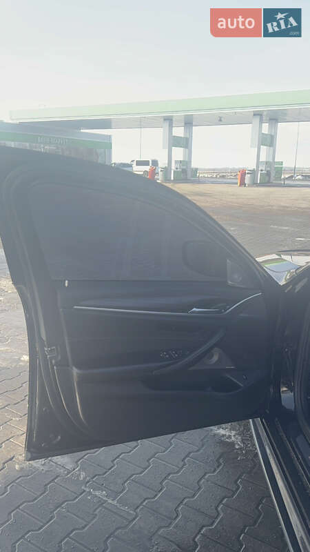 Седан BMW 5 Series 2017 в Черновцах