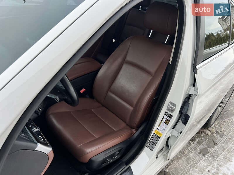 Седан BMW 5 Series 2015 в Ровно