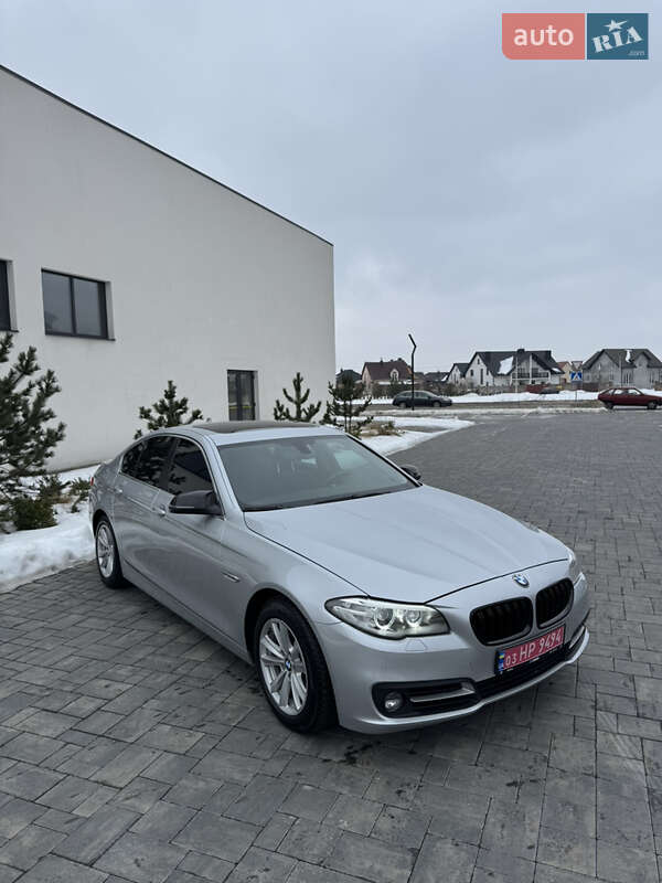 Седан BMW 5 Series 2016 в Луцке