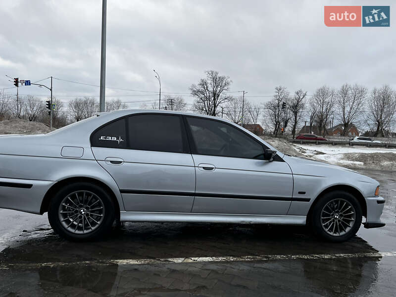 Седан BMW 5 Series 1998 в Новых Петровцах