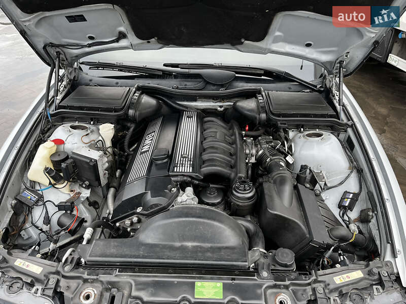 Седан BMW 5 Series 1998 в Новых Петровцах