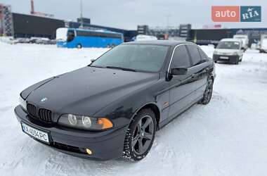 Седан BMW 5 Series 2000 в Киеве