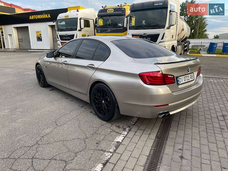 Седан BMW 5 Series 2012 в Василькове