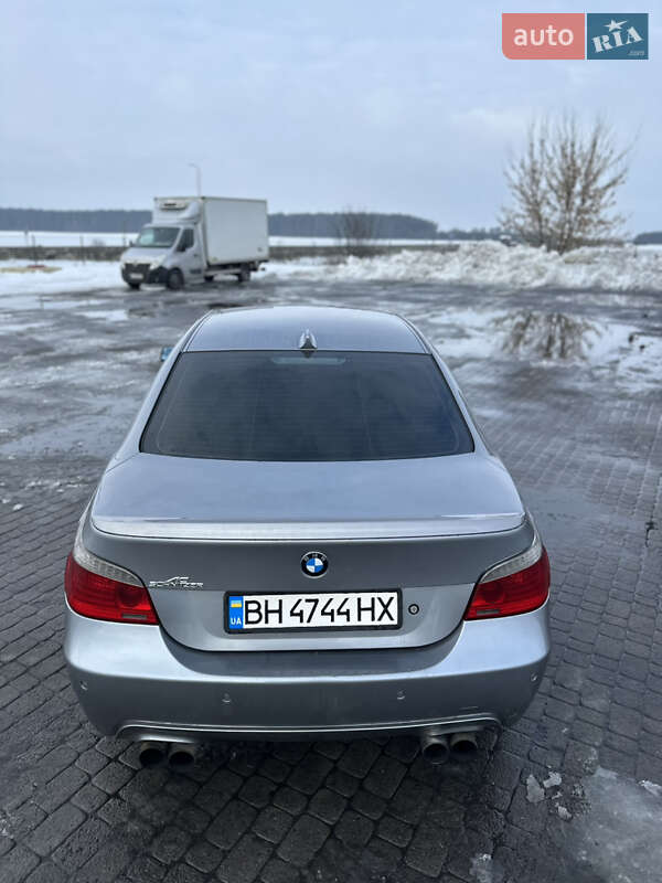 Седан BMW 5 Series 2004 в Радивилове