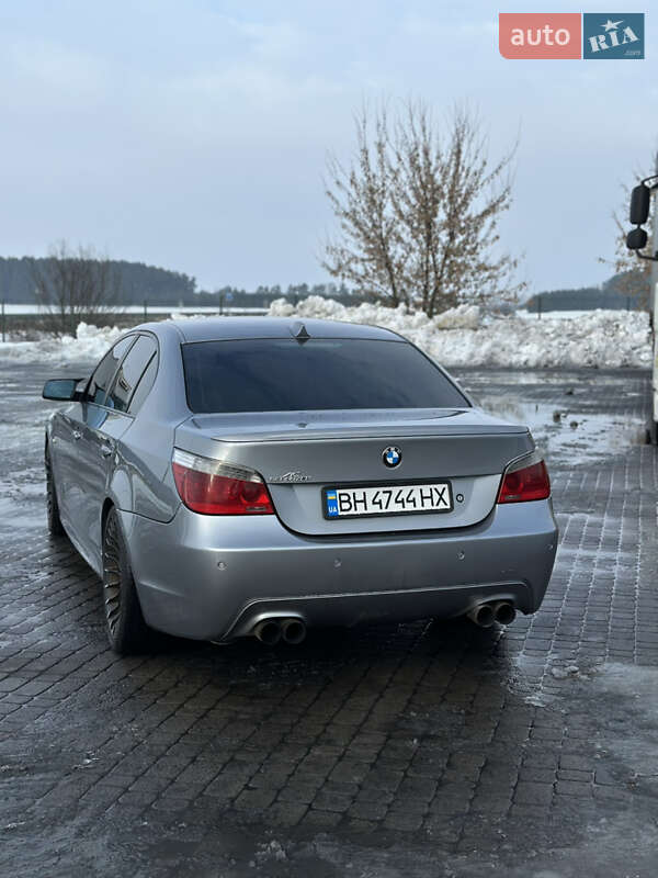 Седан BMW 5 Series 2004 в Радивилове