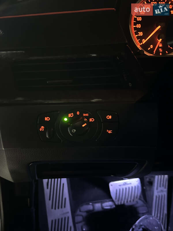 Седан BMW 5 Series 2004 в Радивилове