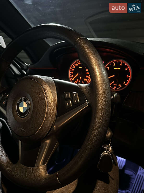 Седан BMW 5 Series 2004 в Радивилове