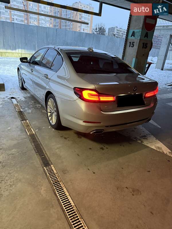 Седан BMW 5 Series 2017 в Львове
