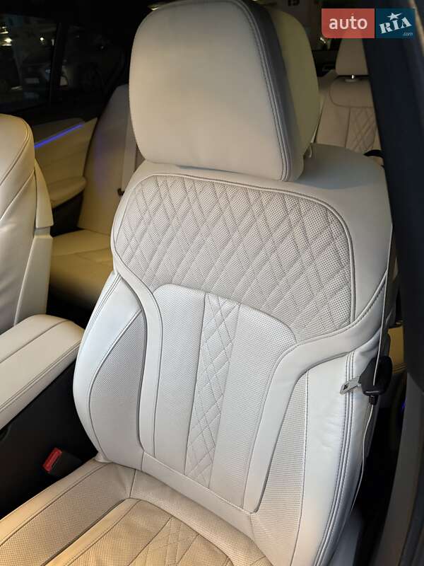 Седан BMW 5 Series 2017 в Львове