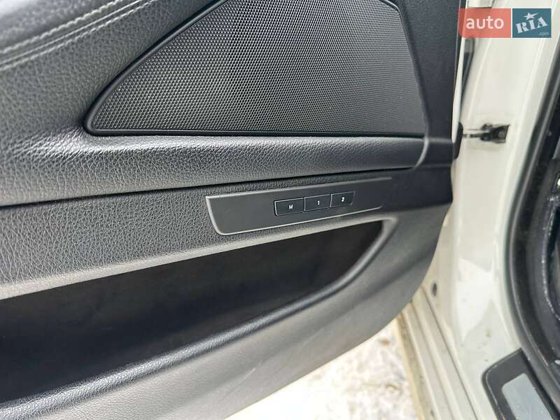 Седан BMW 5 Series 2013 в Львове