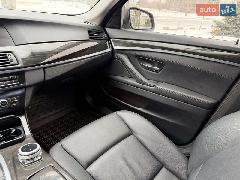 Седан BMW 5 Series 2012 в Харькове