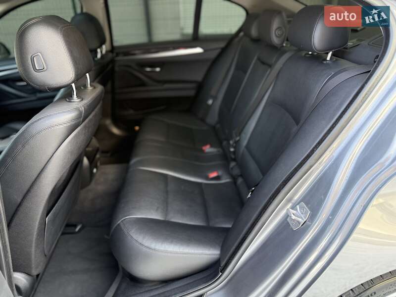Седан BMW 5 Series 2015 в Львові